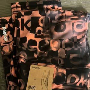 Skinny capri Reebok tights